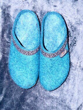 NWOT (NORMALLY $155) JUST $89 - Women's Size 9.5 (EU 40.5) Stegmann Wool Clogs